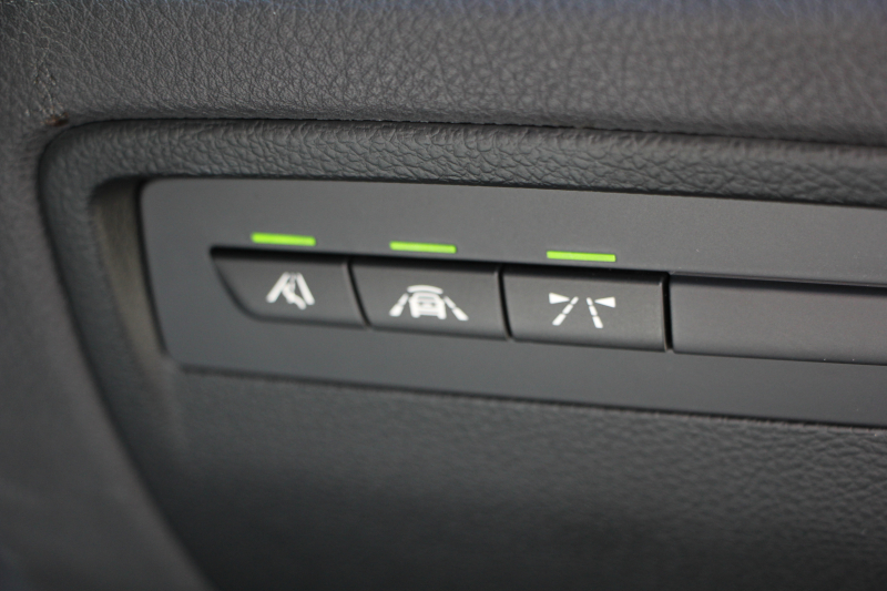 BMW 3シリーズ 320i ﾌﾞﾗｯｸｽﾄｰﾑ 首都圏限定 後期 新ｴﾝｼﾞﾝ Mﾊﾟﾌｫｰﾏﾝｽ18AW&ﾌﾞﾗｯｸｸﾞﾘﾙ LEDﾍｯﾄﾞﾗｲﾄ&ﾃｰﾙ 追従ACC ﾚｰﾝﾁｪﾝｼﾞ警告 衝突軽減ﾌﾞﾚｰｷ 車線逸脱警告 歩行者警告 HDDﾅﾋﾞBｶﾒﾗ ｽﾏｰﾄｷｰ Bluetoothｵｰﾃﾞｨｵ&通話 ﾊﾟﾄﾞﾙｼﾌﾄ 専用ｴｱﾛ 2年保証