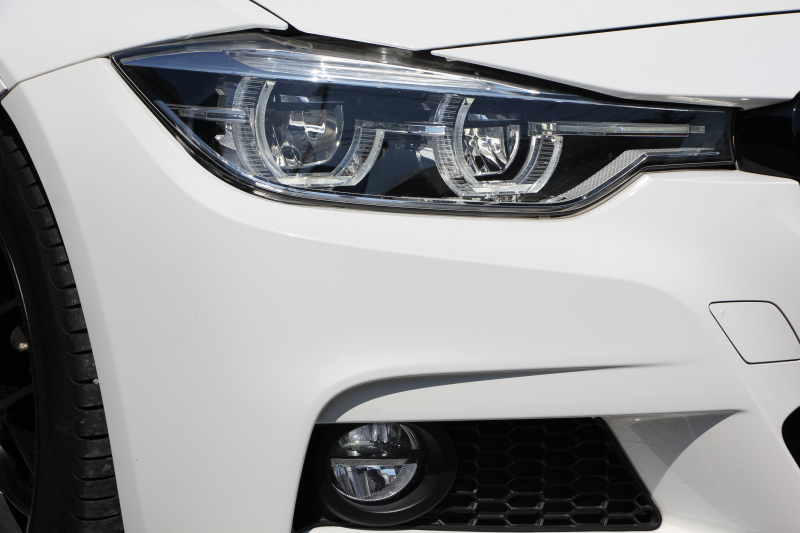 BMW 3シリーズ 320i ﾌﾞﾗｯｸｽﾄｰﾑ 首都圏限定 後期 新ｴﾝｼﾞﾝ Mﾊﾟﾌｫｰﾏﾝｽ18AW&ﾌﾞﾗｯｸｸﾞﾘﾙ LEDﾍｯﾄﾞﾗｲﾄ&ﾃｰﾙ 追従ACC ﾚｰﾝﾁｪﾝｼﾞ警告 衝突軽減ﾌﾞﾚｰｷ 車線逸脱警告 歩行者警告 HDDﾅﾋﾞBｶﾒﾗ ｽﾏｰﾄｷｰ Bluetoothｵｰﾃﾞｨｵ&通話 ﾊﾟﾄﾞﾙｼﾌﾄ 専用ｴｱﾛ 2年保証