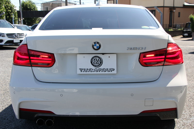 BMW 3シリーズ 320i ﾌﾞﾗｯｸｽﾄｰﾑ 首都圏限定 後期 新ｴﾝｼﾞﾝ Mﾊﾟﾌｫｰﾏﾝｽ18AW&ﾌﾞﾗｯｸｸﾞﾘﾙ LEDﾍｯﾄﾞﾗｲﾄ&ﾃｰﾙ 追従ACC ﾚｰﾝﾁｪﾝｼﾞ警告 衝突軽減ﾌﾞﾚｰｷ 車線逸脱警告 歩行者警告 HDDﾅﾋﾞBｶﾒﾗ ｽﾏｰﾄｷｰ Bluetoothｵｰﾃﾞｨｵ&通話 ﾊﾟﾄﾞﾙｼﾌﾄ 専用ｴｱﾛ 2年保証