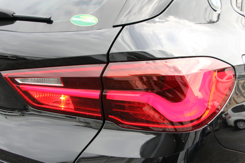 BMW X2 Xdrive20i MｽﾎﾟｰﾂX ﾃﾞﾋﾞｭｰP 4WD ﾊｲﾗｲﾝ ｺﾝﾌｫｰﾄP 追従ACC HUD ﾋｰﾀｰ茶革 電動ｼｰﾄ ｵﾌﾟｼｮﾝ20AW Mﾘｱｽﾎﾟｲﾗｰ ﾀｯﾁ画面HDDﾅﾋﾞBｶﾒﾗ Pｱｼｽﾄ CD&DVD再生可能 Bluetooth接続 電動ﾄﾗﾝｸ LEDﾍｯﾄﾞﾗｲﾄ ｽﾏｰﾄｷｰ 8速AT 2年保証