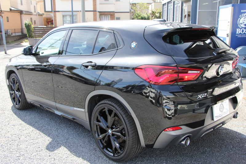 BMW X2 Xdrive20i MｽﾎﾟｰﾂX ﾃﾞﾋﾞｭｰP 4WD ﾊｲﾗｲﾝ ｺﾝﾌｫｰﾄP 追従ACC HUD ﾋｰﾀｰ茶革 電動ｼｰﾄ ｵﾌﾟｼｮﾝ20AW Mﾘｱｽﾎﾟｲﾗｰ ﾀｯﾁ画面HDDﾅﾋﾞBｶﾒﾗ Pｱｼｽﾄ CD&DVD再生可能 Bluetooth接続 電動ﾄﾗﾝｸ LEDﾍｯﾄﾞﾗｲﾄ ｽﾏｰﾄｷｰ 8速AT 2年保証