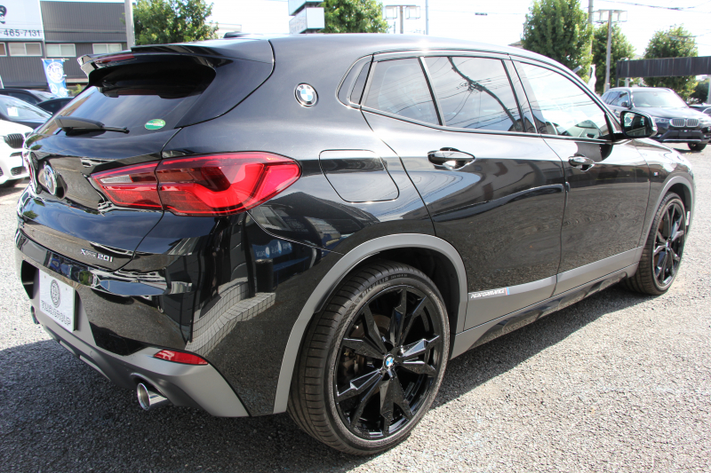 BMW X2 Xdrive20i MｽﾎﾟｰﾂX ﾃﾞﾋﾞｭｰP 4WD ﾊｲﾗｲﾝ ｺﾝﾌｫｰﾄP 追従ACC HUD ﾋｰﾀｰ茶革 電動ｼｰﾄ ｵﾌﾟｼｮﾝ20AW Mﾘｱｽﾎﾟｲﾗｰ ﾀｯﾁ画面HDDﾅﾋﾞBｶﾒﾗ Pｱｼｽﾄ CD&DVD再生可能 Bluetooth接続 電動ﾄﾗﾝｸ LEDﾍｯﾄﾞﾗｲﾄ ｽﾏｰﾄｷｰ 8速AT 2年保証