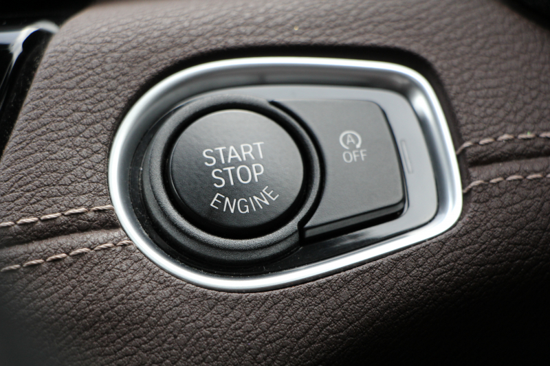 BMW X2 Xdrive20i MｽﾎﾟｰﾂX ﾃﾞﾋﾞｭｰP 4WD ﾊｲﾗｲﾝ ｺﾝﾌｫｰﾄP 追従ACC HUD ﾋｰﾀｰ茶革 電動ｼｰﾄ ｵﾌﾟｼｮﾝ20AW Mﾘｱｽﾎﾟｲﾗｰ ﾀｯﾁ画面HDDﾅﾋﾞBｶﾒﾗ Pｱｼｽﾄ CD&DVD再生可能 Bluetooth接続 電動ﾄﾗﾝｸ LEDﾍｯﾄﾞﾗｲﾄ ｽﾏｰﾄｷｰ 8速AT 2年保証