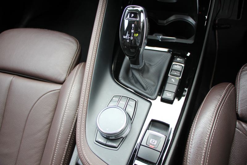 BMW X2 Xdrive20i MｽﾎﾟｰﾂX ﾃﾞﾋﾞｭｰP 4WD ﾊｲﾗｲﾝ ｺﾝﾌｫｰﾄP 追従ACC HUD ﾋｰﾀｰ茶革 電動ｼｰﾄ ｵﾌﾟｼｮﾝ20AW Mﾘｱｽﾎﾟｲﾗｰ ﾀｯﾁ画面HDDﾅﾋﾞBｶﾒﾗ Pｱｼｽﾄ CD&DVD再生可能 Bluetooth接続 電動ﾄﾗﾝｸ LEDﾍｯﾄﾞﾗｲﾄ ｽﾏｰﾄｷｰ 8速AT 2年保証