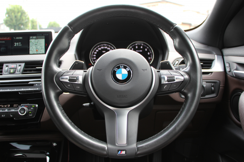 BMW X2 Xdrive20i MｽﾎﾟｰﾂX ﾃﾞﾋﾞｭｰP 4WD ﾊｲﾗｲﾝ ｺﾝﾌｫｰﾄP 追従ACC HUD ﾋｰﾀｰ茶革 電動ｼｰﾄ ｵﾌﾟｼｮﾝ20AW Mﾘｱｽﾎﾟｲﾗｰ ﾀｯﾁ画面HDDﾅﾋﾞBｶﾒﾗ Pｱｼｽﾄ CD&DVD再生可能 Bluetooth接続 電動ﾄﾗﾝｸ LEDﾍｯﾄﾞﾗｲﾄ ｽﾏｰﾄｷｰ 8速AT 2年保証