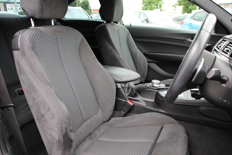 BMW 2シリーズ 220i ｸｰﾍﾟMｽﾎﾟｰﾂ 後期LCI LEDﾍｯﾄﾞﾗｲﾄ&LEDﾃｰﾙ 追従ACC ｼｰﾄﾋｰﾀｰ 変更後ﾀｯﾁ画面HDDﾅﾋﾞBｶﾒﾗ Bluetooth接続 Pｱｼｽﾄ 衝突軽減ﾌﾞﾚｰｷ 車線逸脱警告 歩行者警告 専用ｴｱﾛ ｽﾏｰﾄｷｰ 8速AT 直噴ﾀｰﾎﾞ2年保証