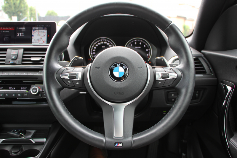 BMW 2シリーズ 220i ｸｰﾍﾟMｽﾎﾟｰﾂ 後期LCI LEDﾍｯﾄﾞﾗｲﾄ&LEDﾃｰﾙ 追従ACC ｼｰﾄﾋｰﾀｰ 変更後ﾀｯﾁ画面HDDﾅﾋﾞBｶﾒﾗ Bluetooth接続 Pｱｼｽﾄ 衝突軽減ﾌﾞﾚｰｷ 車線逸脱警告 歩行者警告 専用ｴｱﾛ ｽﾏｰﾄｷｰ 8速AT 直噴ﾀｰﾎﾞ2年保証