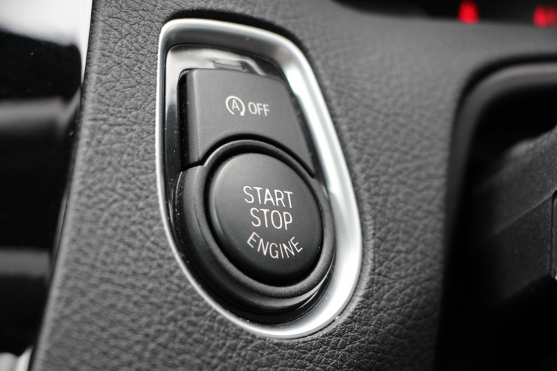 BMW 2シリーズ 220i ｸｰﾍﾟMｽﾎﾟｰﾂ 後期LCI LEDﾍｯﾄﾞﾗｲﾄ&LEDﾃｰﾙ 追従ACC ｼｰﾄﾋｰﾀｰ 変更後ﾀｯﾁ画面HDDﾅﾋﾞBｶﾒﾗ Bluetooth接続 Pｱｼｽﾄ 衝突軽減ﾌﾞﾚｰｷ 車線逸脱警告 歩行者警告 専用ｴｱﾛ ｽﾏｰﾄｷｰ 8速AT 直噴ﾀｰﾎﾞ2年保証