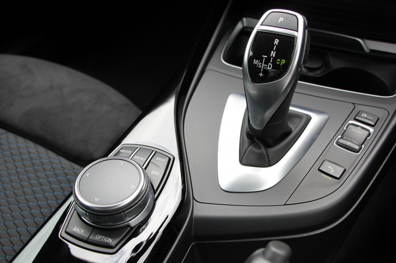 BMW 2シリーズ 220i ｸｰﾍﾟMｽﾎﾟｰﾂ 後期LCI LEDﾍｯﾄﾞﾗｲﾄ&LEDﾃｰﾙ 追従ACC ｼｰﾄﾋｰﾀｰ 変更後ﾀｯﾁ画面HDDﾅﾋﾞBｶﾒﾗ Bluetooth接続 Pｱｼｽﾄ 衝突軽減ﾌﾞﾚｰｷ 車線逸脱警告 歩行者警告 専用ｴｱﾛ ｽﾏｰﾄｷｰ 8速AT 直噴ﾀｰﾎﾞ2年保証