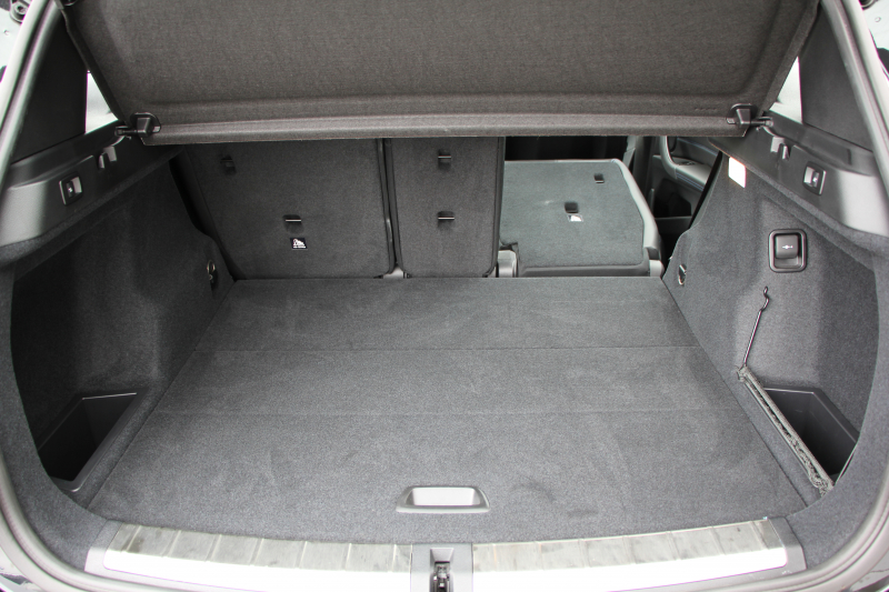 BMW X1 Xdrive18d Mｽﾎﾟｰﾂ ﾊｲﾗｲﾝ 変更後ﾓﾃﾞﾙ ﾋｰﾀｰ黒革 電動ｼｰﾄ LEDﾍｯﾄﾞﾗｲﾄ 追従ACC HUD 変更後ﾀｯﾁﾊﾟﾈﾙ対応HDDﾅﾋﾞ新ﾒｰﾀｰ Bluetooth接続 Pｱｼｽﾄ Bｶﾒﾗ ｺﾝﾌｫｰﾄP 電動ﾄﾗﾝｸ 衝突軽減ﾌﾞﾚｰｷ 車線逸脱警告 歩行者警告 2年保証