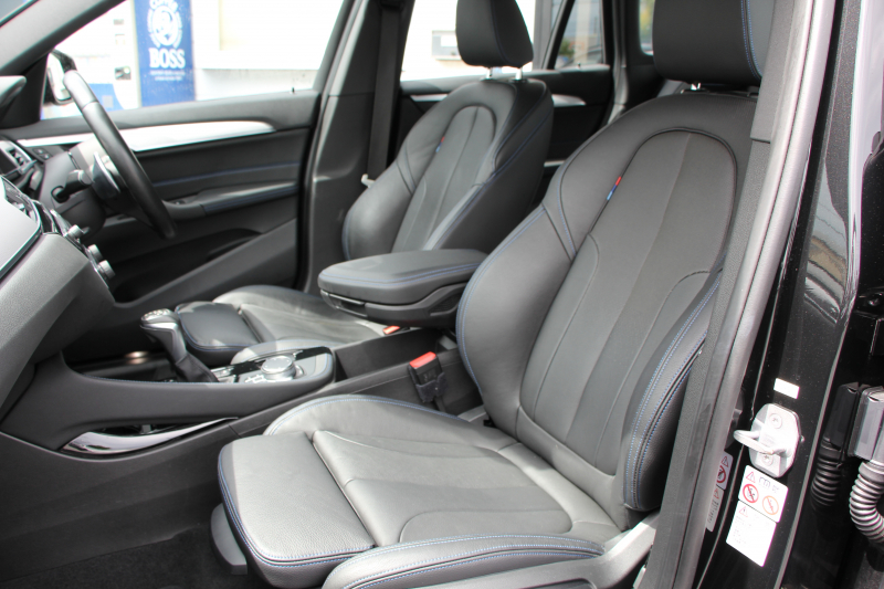 BMW X1 Xdrive18d Mｽﾎﾟｰﾂ ﾊｲﾗｲﾝ 変更後ﾓﾃﾞﾙ ﾋｰﾀｰ黒革 電動ｼｰﾄ LEDﾍｯﾄﾞﾗｲﾄ 追従ACC HUD 変更後ﾀｯﾁﾊﾟﾈﾙ対応HDDﾅﾋﾞ新ﾒｰﾀｰ Bluetooth接続 Pｱｼｽﾄ Bｶﾒﾗ ｺﾝﾌｫｰﾄP 電動ﾄﾗﾝｸ 衝突軽減ﾌﾞﾚｰｷ 車線逸脱警告 歩行者警告 2年保証