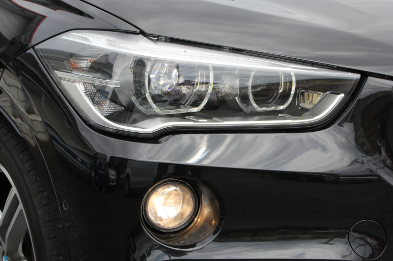 BMW X1 Xdrive18d Mｽﾎﾟｰﾂ ﾊｲﾗｲﾝ 変更後ﾓﾃﾞﾙ ﾋｰﾀｰ黒革 電動ｼｰﾄ LEDﾍｯﾄﾞﾗｲﾄ 追従ACC HUD 変更後ﾀｯﾁﾊﾟﾈﾙ対応HDDﾅﾋﾞ新ﾒｰﾀｰ Bluetooth接続 Pｱｼｽﾄ Bｶﾒﾗ ｺﾝﾌｫｰﾄP 電動ﾄﾗﾝｸ 衝突軽減ﾌﾞﾚｰｷ 車線逸脱警告 歩行者警告 2年保証