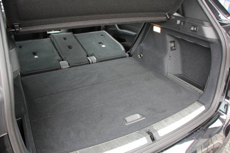 BMW X1 Xdrive18d Mｽﾎﾟｰﾂ ﾊｲﾗｲﾝ 変更後ﾓﾃﾞﾙ ﾋｰﾀｰ黒革 電動ｼｰﾄ LEDﾍｯﾄﾞﾗｲﾄ 追従ACC HUD 変更後ﾀｯﾁﾊﾟﾈﾙ対応HDDﾅﾋﾞ新ﾒｰﾀｰ Bluetooth接続 Pｱｼｽﾄ Bｶﾒﾗ ｺﾝﾌｫｰﾄP 電動ﾄﾗﾝｸ 衝突軽減ﾌﾞﾚｰｷ 車線逸脱警告 歩行者警告 2年保証