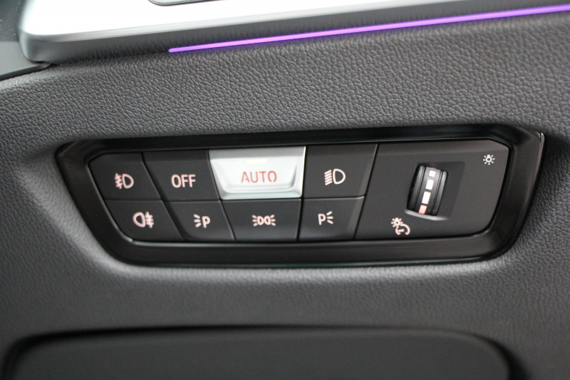 BMW 3シリーズ 320i Mｽﾎﾟｰﾂ ﾃﾞﾋﾞｭｰ&ｲﾉﾍﾞｰｼｮﾝ&ｺﾝﾌｫｰﾄP ﾋｰﾀｰ黒革 HUD ｼﾞｪｽﾁｬｰC ｵﾌﾟｼｮﾝ19AW 電動ﾄﾗﾝｸ Hifiｽﾋﾟｰｶｰ BMWﾗｲﾌﾞｺｯｸﾋﾟｯﾄ 置くだけ充電 LEDﾍｯﾄﾞﾗｲﾄ ｱﾝﾋﾞｴﾝﾄﾗｲﾄ 追従ACC ｽﾃｱﾘﾝｸﾞｻﾎﾟｰﾄ Applecarplay対応 ﾀｯﾁ画面ﾅﾋﾞ2年保証