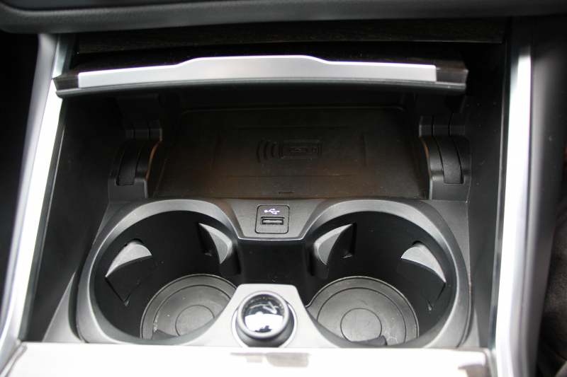 BMW 3シリーズ 320i Mｽﾎﾟｰﾂ ﾃﾞﾋﾞｭｰ&ｲﾉﾍﾞｰｼｮﾝ&ｺﾝﾌｫｰﾄP ﾋｰﾀｰ黒革 HUD ｼﾞｪｽﾁｬｰC ｵﾌﾟｼｮﾝ19AW 電動ﾄﾗﾝｸ Hifiｽﾋﾟｰｶｰ BMWﾗｲﾌﾞｺｯｸﾋﾟｯﾄ 置くだけ充電 LEDﾍｯﾄﾞﾗｲﾄ ｱﾝﾋﾞｴﾝﾄﾗｲﾄ 追従ACC ｽﾃｱﾘﾝｸﾞｻﾎﾟｰﾄ Applecarplay対応 ﾀｯﾁ画面ﾅﾋﾞ2年保証