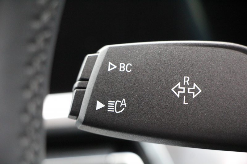 BMW 3シリーズ 320i Mｽﾎﾟｰﾂ ﾃﾞﾋﾞｭｰ&ｲﾉﾍﾞｰｼｮﾝ&ｺﾝﾌｫｰﾄP ﾋｰﾀｰ黒革 HUD ｼﾞｪｽﾁｬｰC ｵﾌﾟｼｮﾝ19AW 電動ﾄﾗﾝｸ Hifiｽﾋﾟｰｶｰ BMWﾗｲﾌﾞｺｯｸﾋﾟｯﾄ 置くだけ充電 LEDﾍｯﾄﾞﾗｲﾄ ｱﾝﾋﾞｴﾝﾄﾗｲﾄ 追従ACC ｽﾃｱﾘﾝｸﾞｻﾎﾟｰﾄ Applecarplay対応 ﾀｯﾁ画面ﾅﾋﾞ2年保証