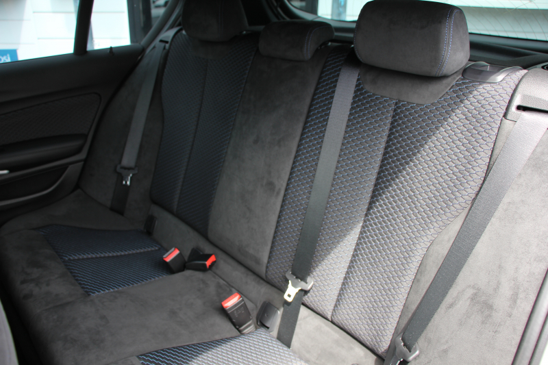 BMW 1シリーズ M135i 後期 ﾌｪｲｽﾘﾌﾄ後 直6ﾀｰﾎﾞ326馬力 ｱﾀﾞﾌﾟﾃｨﾌﾞMｻｽ LEDﾍｯﾄﾞﾗｲﾄ ﾌﾙｾｸﾞTV 衝突軽減ﾌﾞﾚｰｷ 車線逸脱警告 歩行者警告 ﾌﾞﾚｰｷ付ｸﾙｺﾝ Pｱｼｽﾄ Bｶﾒﾗ 専用18AW Mｽﾎﾟｰﾂﾌﾞﾚｰｷ HDDﾅﾋﾞBluetooth接続 電動ｼｰﾄ ﾐﾗｰETC 2年保証