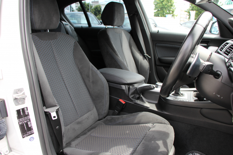 BMW 1シリーズ M135i 後期 ﾌｪｲｽﾘﾌﾄ後 直6ﾀｰﾎﾞ326馬力 ｱﾀﾞﾌﾟﾃｨﾌﾞMｻｽ LEDﾍｯﾄﾞﾗｲﾄ ﾌﾙｾｸﾞTV 衝突軽減ﾌﾞﾚｰｷ 車線逸脱警告 歩行者警告 ﾌﾞﾚｰｷ付ｸﾙｺﾝ Pｱｼｽﾄ Bｶﾒﾗ 専用18AW Mｽﾎﾟｰﾂﾌﾞﾚｰｷ HDDﾅﾋﾞBluetooth接続 電動ｼｰﾄ ﾐﾗｰETC 2年保証