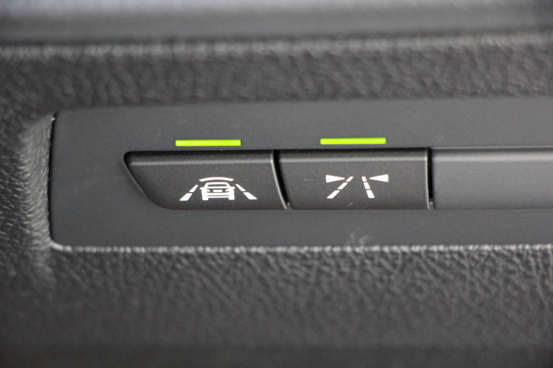 BMW 1シリーズ M135i 後期 ﾌｪｲｽﾘﾌﾄ後 直6ﾀｰﾎﾞ326馬力 ｱﾀﾞﾌﾟﾃｨﾌﾞMｻｽ LEDﾍｯﾄﾞﾗｲﾄ ﾌﾙｾｸﾞTV 衝突軽減ﾌﾞﾚｰｷ 車線逸脱警告 歩行者警告 ﾌﾞﾚｰｷ付ｸﾙｺﾝ Pｱｼｽﾄ Bｶﾒﾗ 専用18AW Mｽﾎﾟｰﾂﾌﾞﾚｰｷ HDDﾅﾋﾞBluetooth接続 電動ｼｰﾄ ﾐﾗｰETC 2年保証