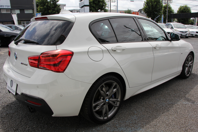 BMW 1シリーズ M135i 後期 ﾌｪｲｽﾘﾌﾄ後 直6ﾀｰﾎﾞ326馬力 ｱﾀﾞﾌﾟﾃｨﾌﾞMｻｽ LEDﾍｯﾄﾞﾗｲﾄ ﾌﾙｾｸﾞTV 衝突軽減ﾌﾞﾚｰｷ 車線逸脱警告 歩行者警告 ﾌﾞﾚｰｷ付ｸﾙｺﾝ Pｱｼｽﾄ Bｶﾒﾗ 専用18AW Mｽﾎﾟｰﾂﾌﾞﾚｰｷ HDDﾅﾋﾞBluetooth接続 電動ｼｰﾄ ﾐﾗｰETC 2年保証