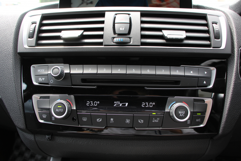 BMW 1シリーズ M135i 後期 ﾌｪｲｽﾘﾌﾄ後 直6ﾀｰﾎﾞ326馬力 ｱﾀﾞﾌﾟﾃｨﾌﾞMｻｽ LEDﾍｯﾄﾞﾗｲﾄ ﾌﾙｾｸﾞTV 衝突軽減ﾌﾞﾚｰｷ 車線逸脱警告 歩行者警告 ﾌﾞﾚｰｷ付ｸﾙｺﾝ Pｱｼｽﾄ Bｶﾒﾗ 専用18AW Mｽﾎﾟｰﾂﾌﾞﾚｰｷ HDDﾅﾋﾞBluetooth接続 電動ｼｰﾄ ﾐﾗｰETC 2年保証