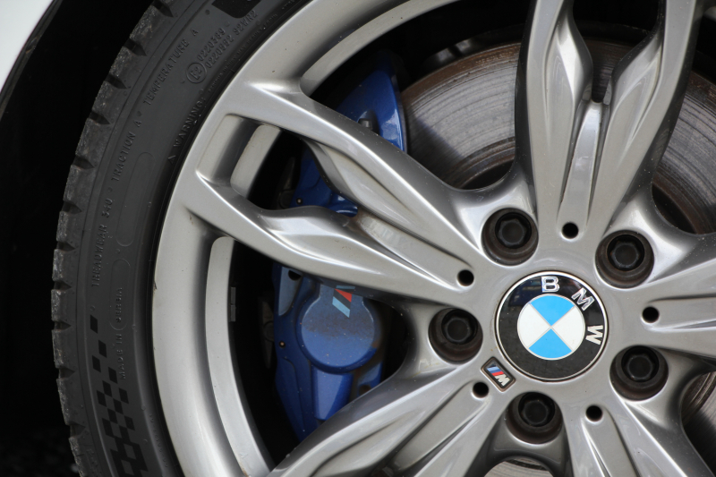 BMW 1シリーズ M135i 後期 ﾌｪｲｽﾘﾌﾄ後 直6ﾀｰﾎﾞ326馬力 ｱﾀﾞﾌﾟﾃｨﾌﾞMｻｽ LEDﾍｯﾄﾞﾗｲﾄ ﾌﾙｾｸﾞTV 衝突軽減ﾌﾞﾚｰｷ 車線逸脱警告 歩行者警告 ﾌﾞﾚｰｷ付ｸﾙｺﾝ Pｱｼｽﾄ Bｶﾒﾗ 専用18AW Mｽﾎﾟｰﾂﾌﾞﾚｰｷ HDDﾅﾋﾞBluetooth接続 電動ｼｰﾄ ﾐﾗｰETC 2年保証