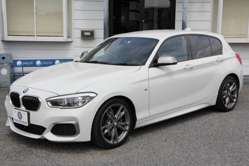 BMW 1シリーズ M135i 後期 ﾌｪｲｽﾘﾌﾄ後 直6ﾀｰﾎﾞ326馬力 ｱﾀﾞﾌﾟﾃｨﾌﾞMｻｽ LEDﾍｯﾄﾞﾗｲﾄ ﾌﾙｾｸﾞTV 衝突軽減ﾌﾞﾚｰｷ 車線逸脱警告 歩行者警告 ﾌﾞﾚｰｷ付ｸﾙｺﾝ Pｱｼｽﾄ Bｶﾒﾗ 専用18AW Mｽﾎﾟｰﾂﾌﾞﾚｰｷ HDDﾅﾋﾞBluetooth接続 電動ｼｰﾄ ﾐﾗｰETC 2年保証