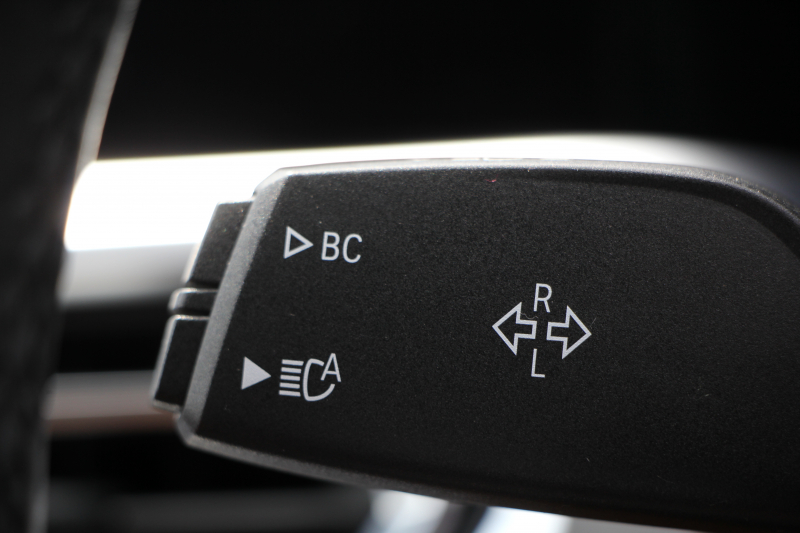 BMW 3シリーズ 320i Mｽﾎﾟｰﾂ ﾊｲﾗｲﾝ&ｻｳﾝﾄﾞ&ｺﾝﾌｫｰﾄP 1ｵｰﾅ ﾊｰﾏﾝｶｰﾄﾞﾝｻﾗｳﾝﾄﾞﾌﾙｾｸﾞTV ｺﾆｬｯｸﾚｻﾞｰ ｼｰﾄﾋｰﾀｰ ﾗﾝﾊﾞｰｻﾎﾟｰﾄ 追従ACC ｽﾃｱﾘﾝｸﾞｻﾎﾟｰﾄ BMWﾗｲﾌﾞｺｯｸﾋﾟｯﾄﾞApplecarplay対応 Pｱｼｽﾄ 電動ﾄﾗﾝｸ 後退ｱｼｽﾄ DｱｼｽﾄPro 2年保証