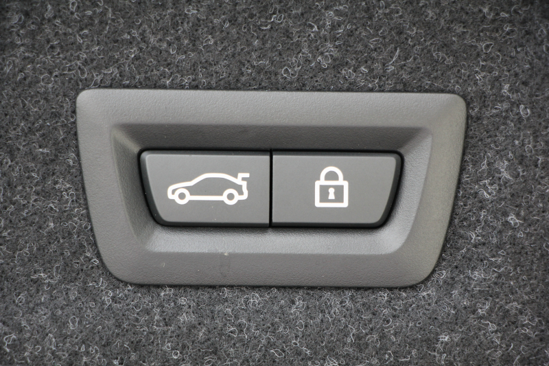 BMW 3シリーズ 320i Mｽﾎﾟｰﾂ ﾊｲﾗｲﾝ&ｻｳﾝﾄﾞ&ｺﾝﾌｫｰﾄP 1ｵｰﾅ ﾊｰﾏﾝｶｰﾄﾞﾝｻﾗｳﾝﾄﾞﾌﾙｾｸﾞTV ｺﾆｬｯｸﾚｻﾞｰ ｼｰﾄﾋｰﾀｰ ﾗﾝﾊﾞｰｻﾎﾟｰﾄ 追従ACC ｽﾃｱﾘﾝｸﾞｻﾎﾟｰﾄ BMWﾗｲﾌﾞｺｯｸﾋﾟｯﾄﾞApplecarplay対応 Pｱｼｽﾄ 電動ﾄﾗﾝｸ 後退ｱｼｽﾄ DｱｼｽﾄPro 2年保証