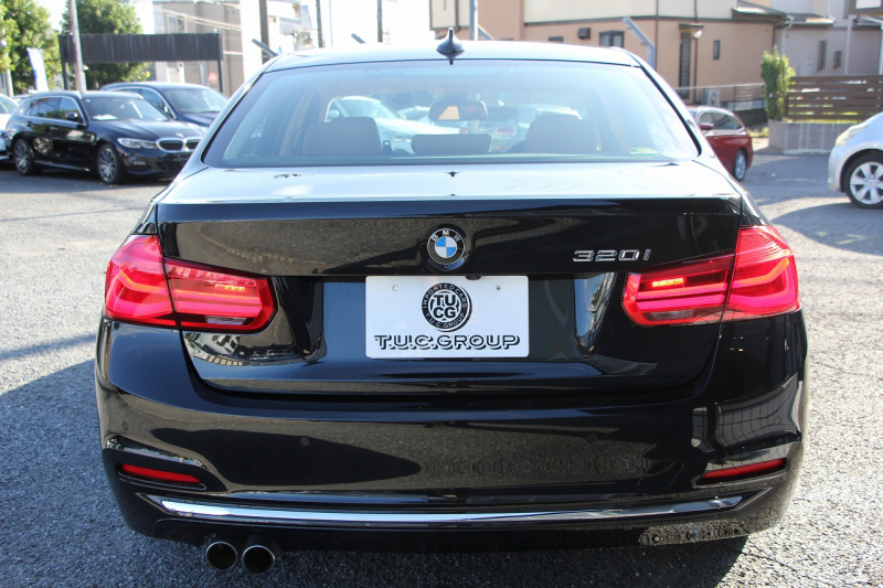 BMW 3シリーズ 320i ﾗｸﾞｼﾞｭｱﾘｰ 最終ﾓﾃﾞﾙ 8A新ｴﾝｼﾞﾝ 追従ACC ﾚｰﾝﾁｪﾝｼﾞ警告 LEDﾍｯﾄﾞﾗｲﾄ&ﾃｰﾙ ｺﾆｬｯｸﾚｻﾞｰ ｼｰﾄﾋｰﾀｰ 変更後ﾀｯﾁﾊﾟﾈﾙ対応ﾅﾋﾞ変更後ﾙｰﾑﾐﾗｰ Bluetooth接続 Bｶﾒﾗ 衝突軽減ﾌﾞﾚｰｷ 車線逸脱警告 歩行者警告 ｽﾏｰﾄｷｰ 2年保証