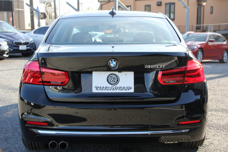 BMW 3シリーズ 320i ﾗｸﾞｼﾞｭｱﾘｰ 最終ﾓﾃﾞﾙ 8A新ｴﾝｼﾞﾝ 追従ACC ﾚｰﾝﾁｪﾝｼﾞ警告 LEDﾍｯﾄﾞﾗｲﾄ&ﾃｰﾙ ｺﾆｬｯｸﾚｻﾞｰ ｼｰﾄﾋｰﾀｰ 変更後ﾀｯﾁﾊﾟﾈﾙ対応ﾅﾋﾞ変更後ﾙｰﾑﾐﾗｰ Bluetooth接続 Bｶﾒﾗ 衝突軽減ﾌﾞﾚｰｷ 車線逸脱警告 歩行者警告 ｽﾏｰﾄｷｰ 2年保証