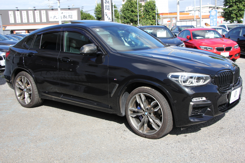 BMW X4 M40i 直6ﾀｰﾎﾞ360馬力 ﾊﾟﾉﾗﾏｻﾝﾙｰﾌ 全席ﾋｰﾀｰ黒革 ｱﾀﾞﾌﾟﾃｨﾌﾞMｻｽ 専用ﾃﾞﾌ 専用ﾌﾞﾚｰｷ 21AW LEDﾍｯﾄﾞﾗｲﾄ 追従ACC HUD ｽﾃｱﾘﾝｸﾞｻﾎﾟｰﾄ ﾀｯﾁ画面HDDﾅﾋﾞTV 360度ﾊﾟﾉﾗﾏｶﾒﾗ ｱｸﾃｨﾌﾞPDC緊急ﾌﾞﾚｰｷ Hifiｽﾋﾟｰｶｰ 置くだけ充電 2年保証