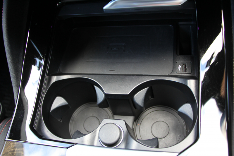 BMW X4 M40i 直6ﾀｰﾎﾞ360馬力 ﾊﾟﾉﾗﾏｻﾝﾙｰﾌ 全席ﾋｰﾀｰ黒革 ｱﾀﾞﾌﾟﾃｨﾌﾞMｻｽ 専用ﾃﾞﾌ 専用ﾌﾞﾚｰｷ 21AW LEDﾍｯﾄﾞﾗｲﾄ 追従ACC HUD ｽﾃｱﾘﾝｸﾞｻﾎﾟｰﾄ ﾀｯﾁ画面HDDﾅﾋﾞTV 360度ﾊﾟﾉﾗﾏｶﾒﾗ ｱｸﾃｨﾌﾞPDC緊急ﾌﾞﾚｰｷ Hifiｽﾋﾟｰｶｰ 置くだけ充電 2年保証