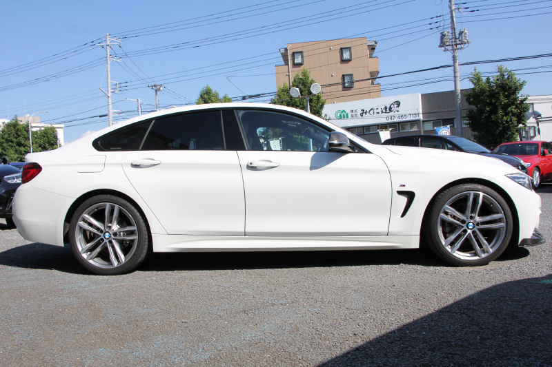 BMW 4シリーズ 420i ｸﾞﾗﾝｸｰﾍﾟMｽﾎﾟｰﾂ 最終ﾓﾃﾞﾙ ﾋｰﾀｰ茶革 LEDﾍｯﾄﾞﾗｲﾄ 純正LEDｽﾓｰｸﾃｰﾙ ｴｱﾛﾃﾞｨﾌｭｰｻﾞｰ ｵﾌﾟｼｮﾝ19AW ｶｰﾎﾞﾝﾌﾛﾝﾄｽﾎﾟｲﾗｰ NEWﾙｰﾑﾐﾗｰ ﾀｯﾁ画面HDDﾅﾋﾞﾌﾙｾｸﾞTV 追従ACC ﾚｰﾝC警告 電動ﾄﾗﾝｸ 衝突軽減ﾌﾞﾚｰｷ 車線逸脱&歩行者警告 2年保証