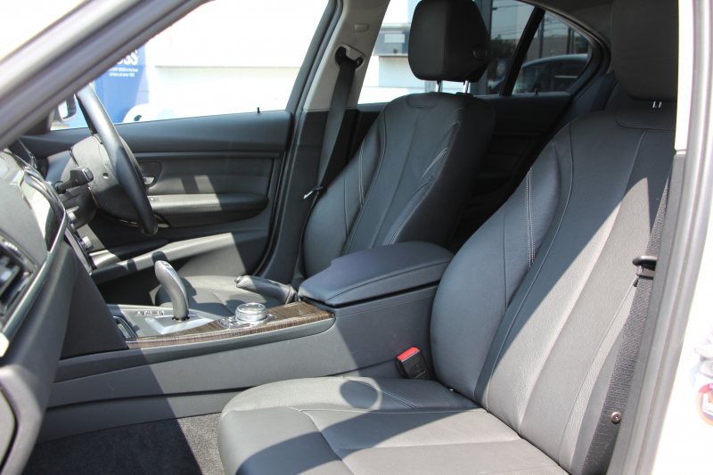 BMW 3シリーズ 320i ﾗｸﾞｼﾞｭｱﾘｰ 前期最終 追従ACC ﾋｰﾀｰ黒革 衝突軽減ﾌﾞﾚｰｷ 車線逸脱警告 歩行者警告 ﾌﾙｾｸﾞTV ﾀｯﾁﾊﾟｯﾄﾞ対応iﾄﾞﾗｲﾌﾞHDDﾅﾋﾞBｶﾒﾗ Bluetooth接続 ｽﾏｰﾄｷｰ ｷｾﾉﾝ ﾐﾗｰETC2.0 ECOPROﾓｰﾄﾞ8速AT 直噴ﾀｰﾎﾞｸﾛｰﾑﾗｲﾝｴｸｽﾃﾘｱ 2年保証