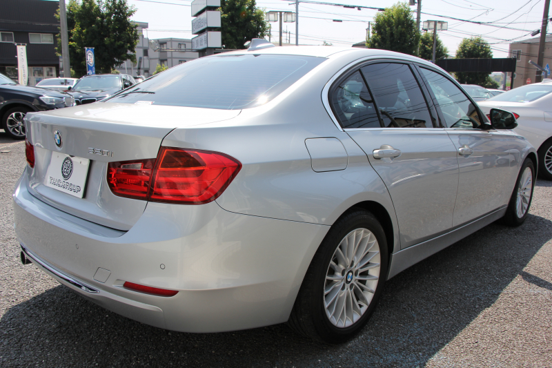 BMW 3シリーズ 320i ﾗｸﾞｼﾞｭｱﾘｰ 前期最終 追従ACC ﾋｰﾀｰ黒革 衝突軽減ﾌﾞﾚｰｷ 車線逸脱警告 歩行者警告 ﾌﾙｾｸﾞTV ﾀｯﾁﾊﾟｯﾄﾞ対応iﾄﾞﾗｲﾌﾞHDDﾅﾋﾞBｶﾒﾗ Bluetooth接続 ｽﾏｰﾄｷｰ ｷｾﾉﾝ ﾐﾗｰETC2.0 ECOPROﾓｰﾄﾞ8速AT 直噴ﾀｰﾎﾞｸﾛｰﾑﾗｲﾝｴｸｽﾃﾘｱ 2年保証