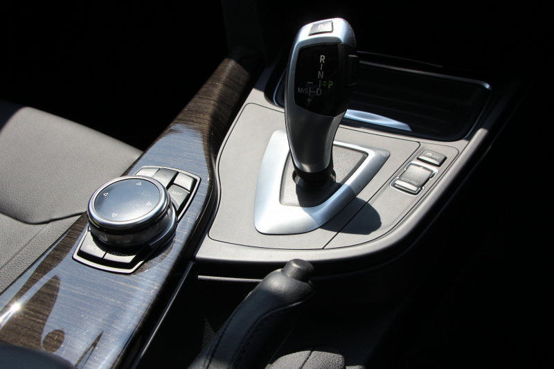 BMW 3シリーズ 320i ﾗｸﾞｼﾞｭｱﾘｰ 前期最終 追従ACC ﾋｰﾀｰ黒革 衝突軽減ﾌﾞﾚｰｷ 車線逸脱警告 歩行者警告 ﾌﾙｾｸﾞTV ﾀｯﾁﾊﾟｯﾄﾞ対応iﾄﾞﾗｲﾌﾞHDDﾅﾋﾞBｶﾒﾗ Bluetooth接続 ｽﾏｰﾄｷｰ ｷｾﾉﾝ ﾐﾗｰETC2.0 ECOPROﾓｰﾄﾞ8速AT 直噴ﾀｰﾎﾞｸﾛｰﾑﾗｲﾝｴｸｽﾃﾘｱ 2年保証