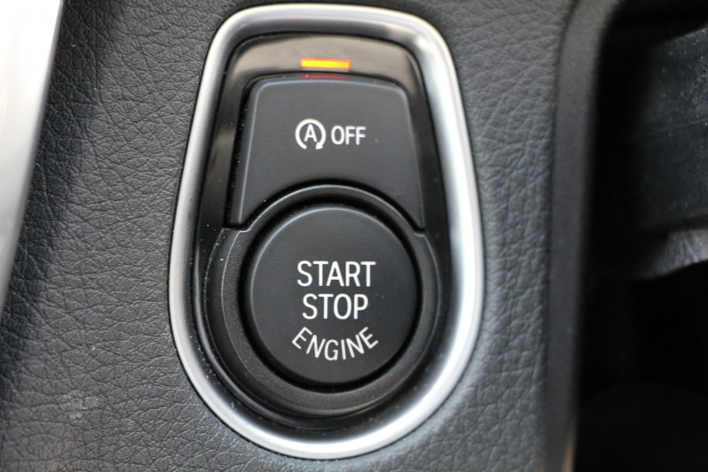 BMW 3シリーズ 320i ﾗｸﾞｼﾞｭｱﾘｰ 前期最終 追従ACC ﾋｰﾀｰ黒革 衝突軽減ﾌﾞﾚｰｷ 車線逸脱警告 歩行者警告 ﾌﾙｾｸﾞTV ﾀｯﾁﾊﾟｯﾄﾞ対応iﾄﾞﾗｲﾌﾞHDDﾅﾋﾞBｶﾒﾗ Bluetooth接続 ｽﾏｰﾄｷｰ ｷｾﾉﾝ ﾐﾗｰETC2.0 ECOPROﾓｰﾄﾞ8速AT 直噴ﾀｰﾎﾞｸﾛｰﾑﾗｲﾝｴｸｽﾃﾘｱ 2年保証