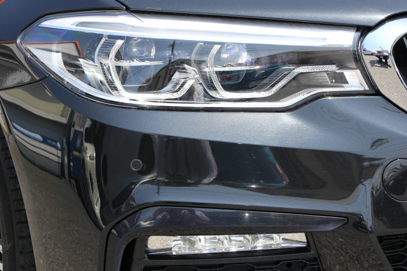 BMW 5シリーズ 530i Mｽﾎﾟｰﾂ ｲﾉﾍﾞｰｼｮﾝP 低走行4500km 高出力252馬力 ｻﾝﾙｰﾌ 全ﾋｰﾀｰ本革 HUD ﾜｲﾔﾚｽ充電 ｼﾞｪｽﾁｬｰC ﾃﾞｨｽﾌﾟﾚｲｷｰ 追従ACC ｽﾃｱﾘﾝｸﾞｻﾎﾟｰﾄ ﾀｯﾁ画面HDDﾅﾋﾞTV 360度ｶﾒﾗ 電動ﾄﾗﾝｸ LEDﾍｯﾄﾞﾗｲﾄ 2年保証