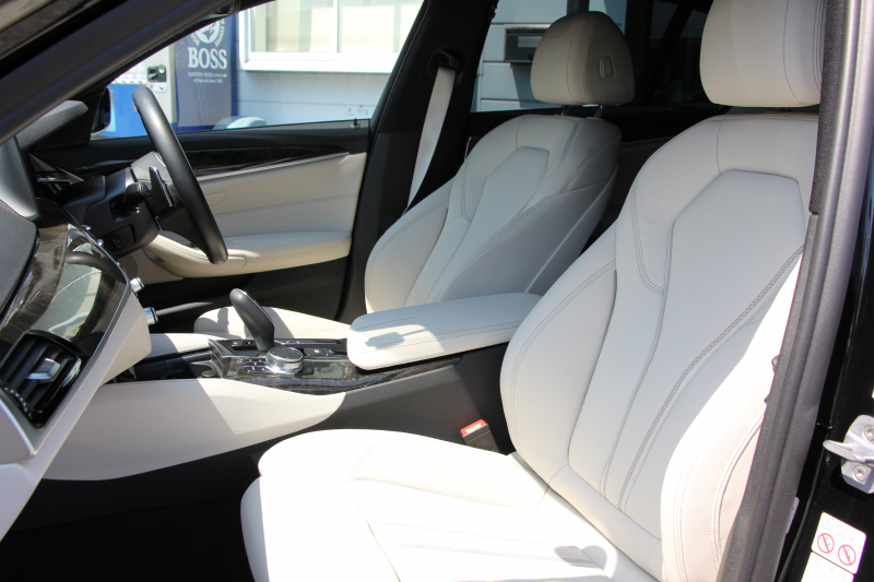 BMW 5シリーズ 530i Mｽﾎﾟｰﾂ ｲﾉﾍﾞｰｼｮﾝP 低走行4500km 高出力252馬力 ｻﾝﾙｰﾌ 全ﾋｰﾀｰ本革 HUD ﾜｲﾔﾚｽ充電 ｼﾞｪｽﾁｬｰC ﾃﾞｨｽﾌﾟﾚｲｷｰ 追従ACC ｽﾃｱﾘﾝｸﾞｻﾎﾟｰﾄ ﾀｯﾁ画面HDDﾅﾋﾞTV 360度ｶﾒﾗ 電動ﾄﾗﾝｸ LEDﾍｯﾄﾞﾗｲﾄ 2年保証