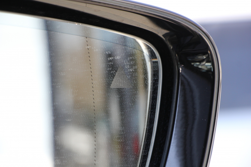 BMW 5シリーズ 530i Mｽﾎﾟｰﾂ ｲﾉﾍﾞｰｼｮﾝP 低走行4500km 高出力252馬力 ｻﾝﾙｰﾌ 全ﾋｰﾀｰ本革 HUD ﾜｲﾔﾚｽ充電 ｼﾞｪｽﾁｬｰC ﾃﾞｨｽﾌﾟﾚｲｷｰ 追従ACC ｽﾃｱﾘﾝｸﾞｻﾎﾟｰﾄ ﾀｯﾁ画面HDDﾅﾋﾞTV 360度ｶﾒﾗ 電動ﾄﾗﾝｸ LEDﾍｯﾄﾞﾗｲﾄ 2年保証