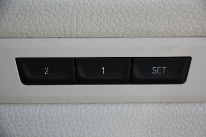 BMW 5シリーズ 530i Mｽﾎﾟｰﾂ ｲﾉﾍﾞｰｼｮﾝP 低走行4500km 高出力252馬力 ｻﾝﾙｰﾌ 全ﾋｰﾀｰ本革 HUD ﾜｲﾔﾚｽ充電 ｼﾞｪｽﾁｬｰC ﾃﾞｨｽﾌﾟﾚｲｷｰ 追従ACC ｽﾃｱﾘﾝｸﾞｻﾎﾟｰﾄ ﾀｯﾁ画面HDDﾅﾋﾞTV 360度ｶﾒﾗ 電動ﾄﾗﾝｸ LEDﾍｯﾄﾞﾗｲﾄ 2年保証