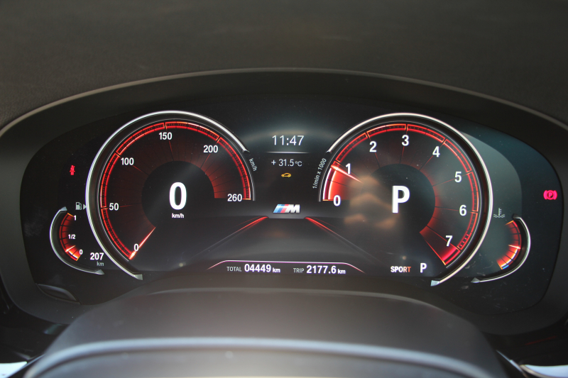 BMW 5シリーズ 530i Mｽﾎﾟｰﾂ ｲﾉﾍﾞｰｼｮﾝP 低走行4500km 高出力252馬力 ｻﾝﾙｰﾌ 全ﾋｰﾀｰ本革 HUD ﾜｲﾔﾚｽ充電 ｼﾞｪｽﾁｬｰC ﾃﾞｨｽﾌﾟﾚｲｷｰ 追従ACC ｽﾃｱﾘﾝｸﾞｻﾎﾟｰﾄ ﾀｯﾁ画面HDDﾅﾋﾞTV 360度ｶﾒﾗ 電動ﾄﾗﾝｸ LEDﾍｯﾄﾞﾗｲﾄ 2年保証