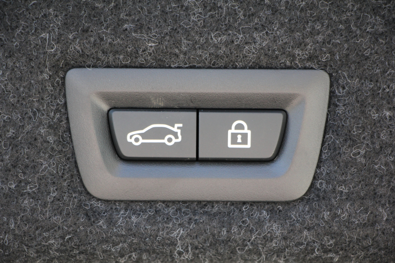 BMW 5シリーズ 530i Mｽﾎﾟｰﾂ ｲﾉﾍﾞｰｼｮﾝP 低走行4500km 高出力252馬力 ｻﾝﾙｰﾌ 全ﾋｰﾀｰ本革 HUD ﾜｲﾔﾚｽ充電 ｼﾞｪｽﾁｬｰC ﾃﾞｨｽﾌﾟﾚｲｷｰ 追従ACC ｽﾃｱﾘﾝｸﾞｻﾎﾟｰﾄ ﾀｯﾁ画面HDDﾅﾋﾞTV 360度ｶﾒﾗ 電動ﾄﾗﾝｸ LEDﾍｯﾄﾞﾗｲﾄ 2年保証