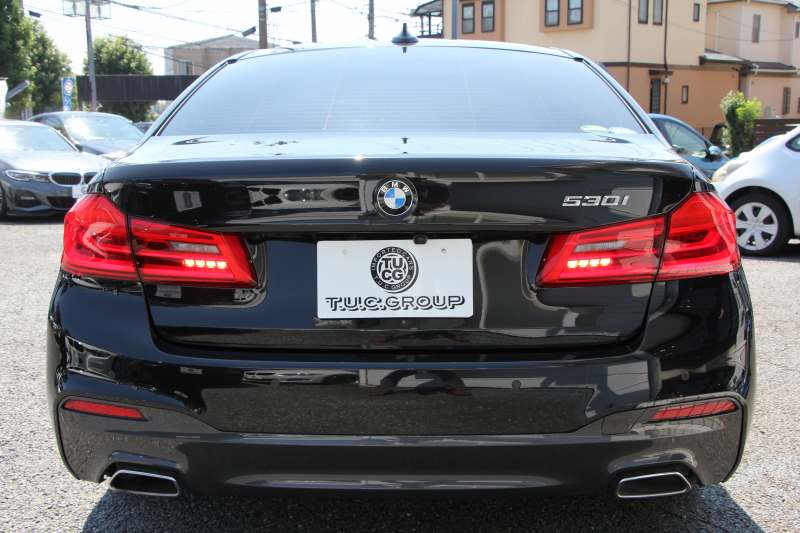 BMW 5シリーズ 530i Mｽﾎﾟｰﾂ ｲﾉﾍﾞｰｼｮﾝP 低走行4500km 高出力252馬力 ｻﾝﾙｰﾌ 全ﾋｰﾀｰ本革 HUD ﾜｲﾔﾚｽ充電 ｼﾞｪｽﾁｬｰC ﾃﾞｨｽﾌﾟﾚｲｷｰ 追従ACC ｽﾃｱﾘﾝｸﾞｻﾎﾟｰﾄ ﾀｯﾁ画面HDDﾅﾋﾞTV 360度ｶﾒﾗ 電動ﾄﾗﾝｸ LEDﾍｯﾄﾞﾗｲﾄ 2年保証