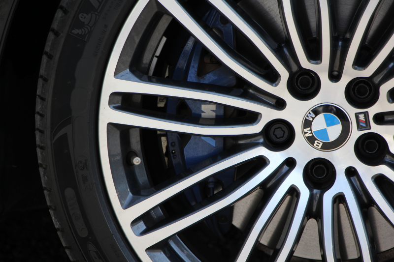 BMW 5シリーズ 530i Mｽﾎﾟｰﾂ ｲﾉﾍﾞｰｼｮﾝP 低走行4500km 高出力252馬力 ｻﾝﾙｰﾌ 全ﾋｰﾀｰ本革 HUD ﾜｲﾔﾚｽ充電 ｼﾞｪｽﾁｬｰC ﾃﾞｨｽﾌﾟﾚｲｷｰ 追従ACC ｽﾃｱﾘﾝｸﾞｻﾎﾟｰﾄ ﾀｯﾁ画面HDDﾅﾋﾞTV 360度ｶﾒﾗ 電動ﾄﾗﾝｸ LEDﾍｯﾄﾞﾗｲﾄ 2年保証