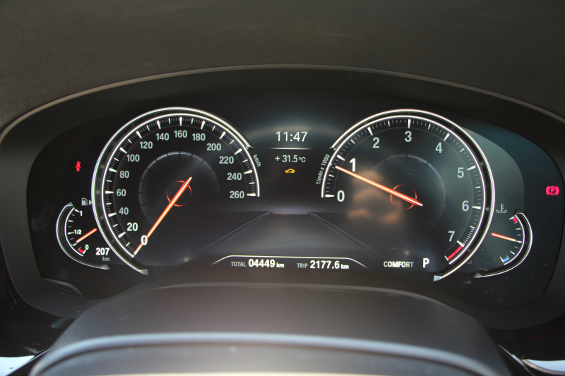 BMW 5シリーズ 530i Mｽﾎﾟｰﾂ ｲﾉﾍﾞｰｼｮﾝP 低走行4500km 高出力252馬力 ｻﾝﾙｰﾌ 全ﾋｰﾀｰ本革 HUD ﾜｲﾔﾚｽ充電 ｼﾞｪｽﾁｬｰC ﾃﾞｨｽﾌﾟﾚｲｷｰ 追従ACC ｽﾃｱﾘﾝｸﾞｻﾎﾟｰﾄ ﾀｯﾁ画面HDDﾅﾋﾞTV 360度ｶﾒﾗ 電動ﾄﾗﾝｸ LEDﾍｯﾄﾞﾗｲﾄ 2年保証