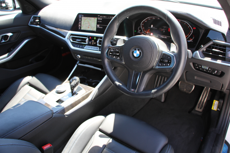 BMW 3シリーズ 320i Mｽﾎﾟｰﾂ ﾃﾞﾋﾞｭｰ&ｺﾝﾌｫｰﾄP 1ｵｰﾅ ﾋｰﾀｰ黒革 19AW Pｱｼｽﾄﾌﾟﾗｽ 360度ｶﾒﾗ ﾌﾙｾｸﾞTV BMWﾗｲﾌﾞｺｯｸﾋﾟｯﾄﾞﾀｯﾁﾊﾟﾈﾙ対応ﾅﾋﾞApplecarplay対応 電動ﾄﾗﾝｸ LEDﾍｯﾄﾞﾗｲﾄ LEDﾌｫｸﾞPｱｼｽﾄ 後退ｱｼｽﾄ Dｱｼｽﾄﾌﾟﾛ 追従ACC ｽﾃｱｻﾎﾟｰﾄ 2年保証