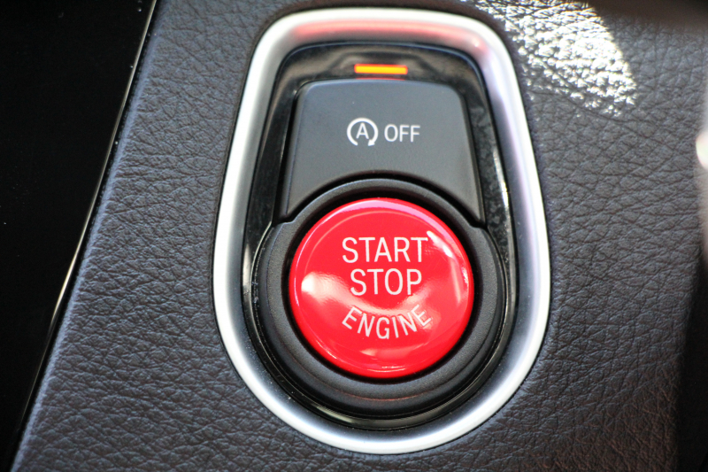 BMW 2シリーズ M240i ｸｰﾍﾟ後期 ﾌｪｲｽﾘﾌﾄ後 ﾋｰﾀｰ赤革 直6ﾀｰﾎﾞ340馬力 B58新ｴﾝｼﾞﾝ ｱﾀﾞﾌﾟﾃｨﾌﾞMｻｽ 追従ACC LEDﾍｯﾄﾞﾗｲﾄ&ﾃｰﾙ ﾀｯﾁ画面HDDﾅﾋﾞPｱｼｽﾄ 衝突軽減ﾌﾞﾚｰｷ 車線逸脱警告 歩行者警告 ﾊﾟﾄﾞﾙｼﾌﾄ ｽﾏｰﾄｷｰ 専用18AW&ﾌﾞﾚｰｷ 2年保証