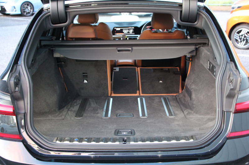 BMW 3シリーズ 320d Xdrive ﾂｰﾘﾝｸﾞMｽﾎﾟｰﾂ ﾊｲﾗｲﾝ ｺﾝﾌｫｰﾄP 4WD ｺﾆｬｯｸﾚｻﾞｰ ｼｰﾄﾋｰﾀｰ ﾗﾝﾊﾞｰｻﾎﾟｰﾄ Pｱｼｽﾄﾌﾟﾗｽ 360度ｶﾒﾗ 追従ACC ｽﾃｱﾘﾝｸﾞｻﾎﾟｰﾄ BMWﾗｲﾌﾞｺｯｸﾋﾟｯﾄﾞﾀｯﾁﾊﾟﾈﾙ対応新HDDﾅﾋﾞApplecarplay 電動ﾄﾗﾝｸ ｻﾃﾝﾓｰﾙ&ﾙｰﾌﾚｰﾙ 2年保証